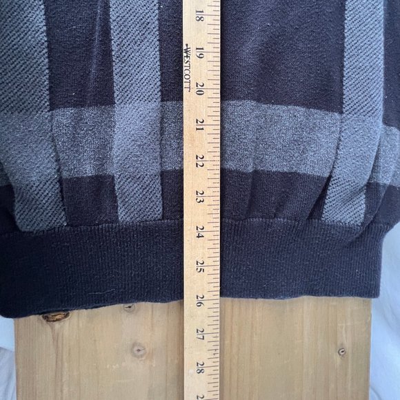 Men's Van Heusen V Neck Sweater, Black and Gray, Abstract Design, Size Large EC - Picture 7 of 12